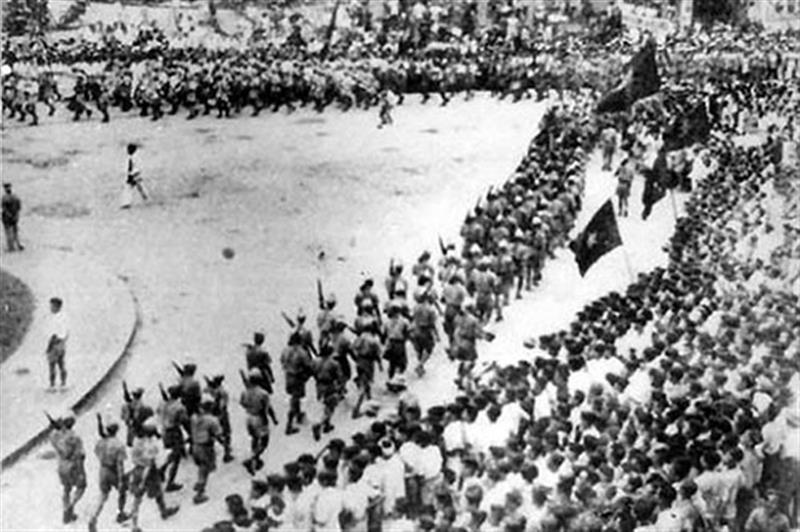 Đoàn Giải phóng quân ở Việt Bắc về duyệt binh ở Quảng trường Nhà hát Lớn, Tháng 8-1945