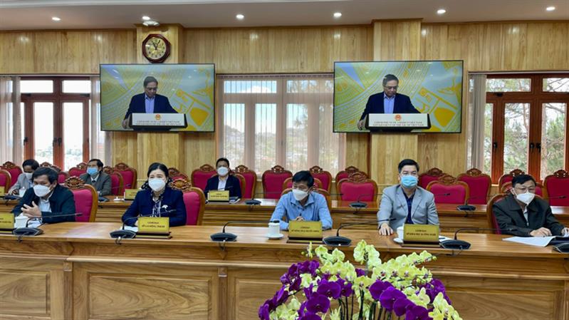 Các đại biểu tham dự hội nghị trực tuyến toàn quốc về phòng chống dịch Covid-19 tại điểm cầu Lâm Đồng