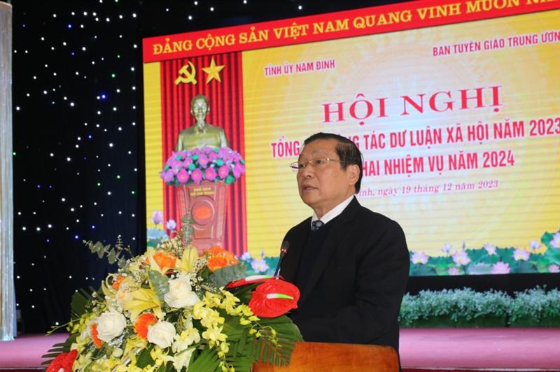 Đồng chí Lại Xuân Môn phát biểu kết luận Hội nghị.