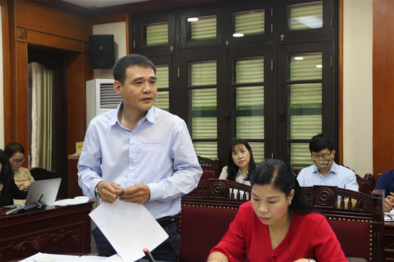 Đồng chí Nguyễn Trọng Hòa trình bày tham luận tại tọa đàm