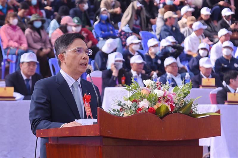 Phó Chủ tịch UBND tỉnh Lâm Đồng Đặng Trí Dũng đọc diễn văn tại Lễ Khai mạc.