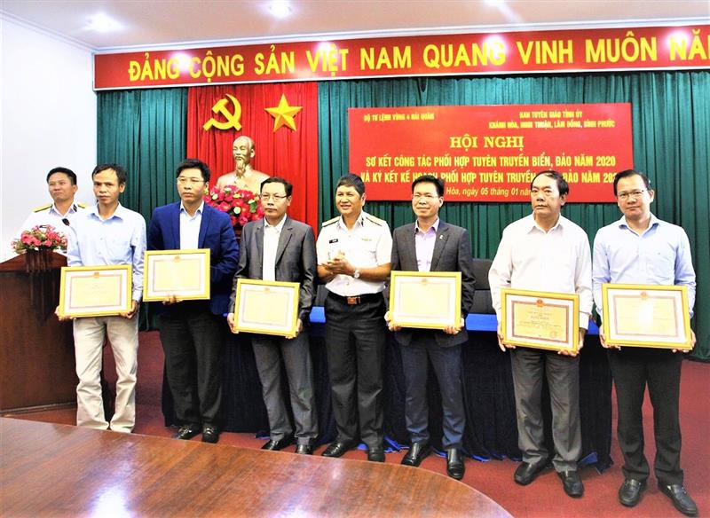 Ban Tuyên giáo Tỉnh ủy 4 tỉnh: Khánh Hòa, Ninh Thuận, Lâm Đồng, Bình Phước nhận giấy khen